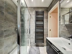 Photo 9- click for photo gallery